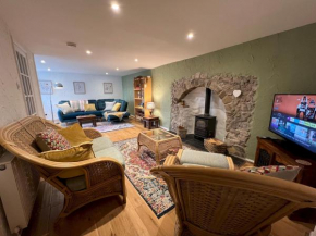 Pass the Keys Quintessential English Cottage for 8 & Pets